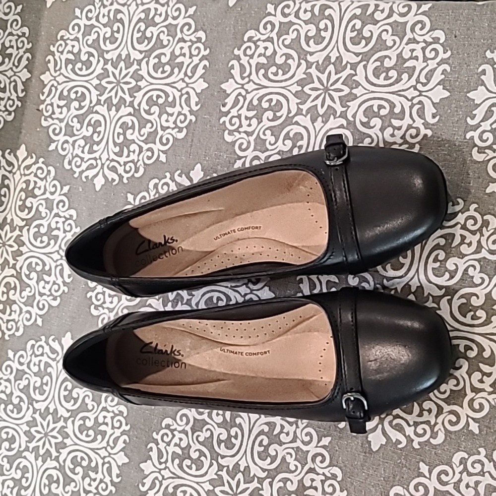 Clarks Women's Black Comfort Shoes